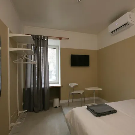 Hotel 0482 *